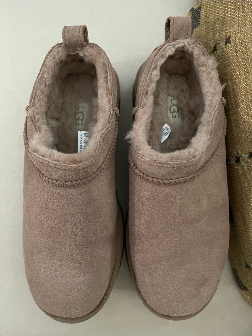 UGG Women's Suede Slip-On Slippers in Rocky Oak Wore once - Picture 3 of 9
